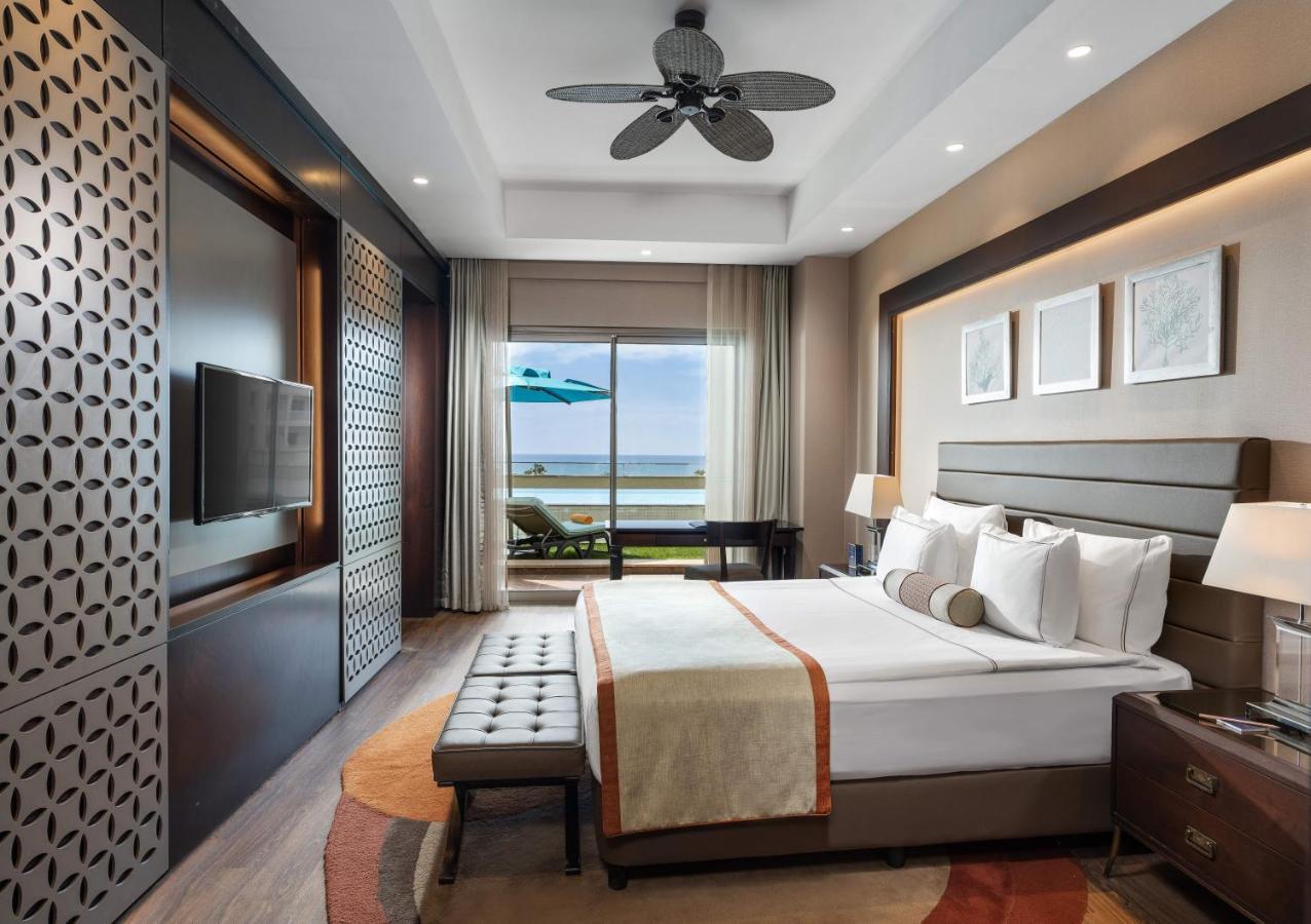 Suite pool access