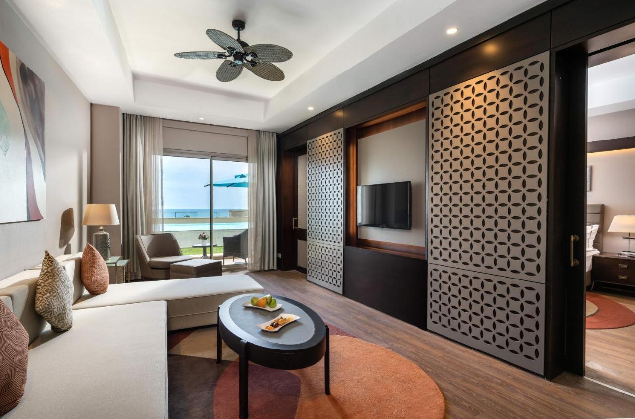 Suite pool access