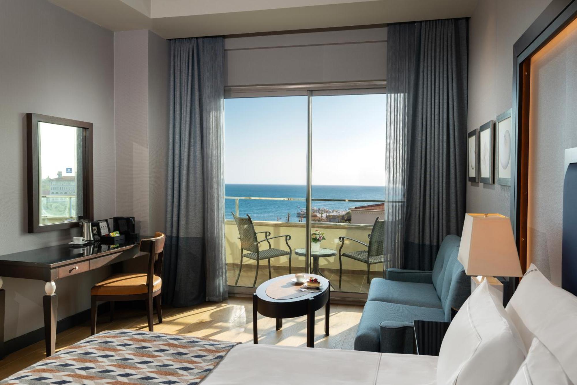 Superior Double or Twin Room - Side Sea View (2+2)
